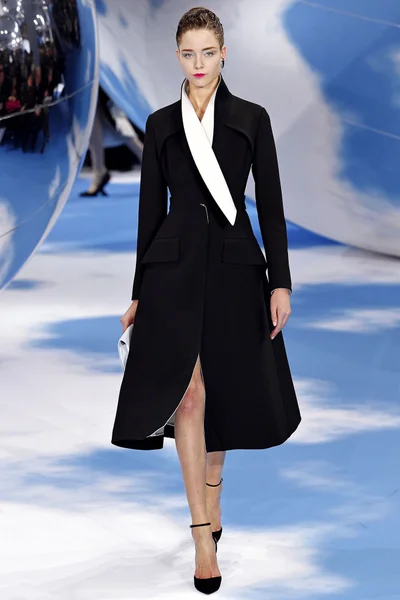 Look 30